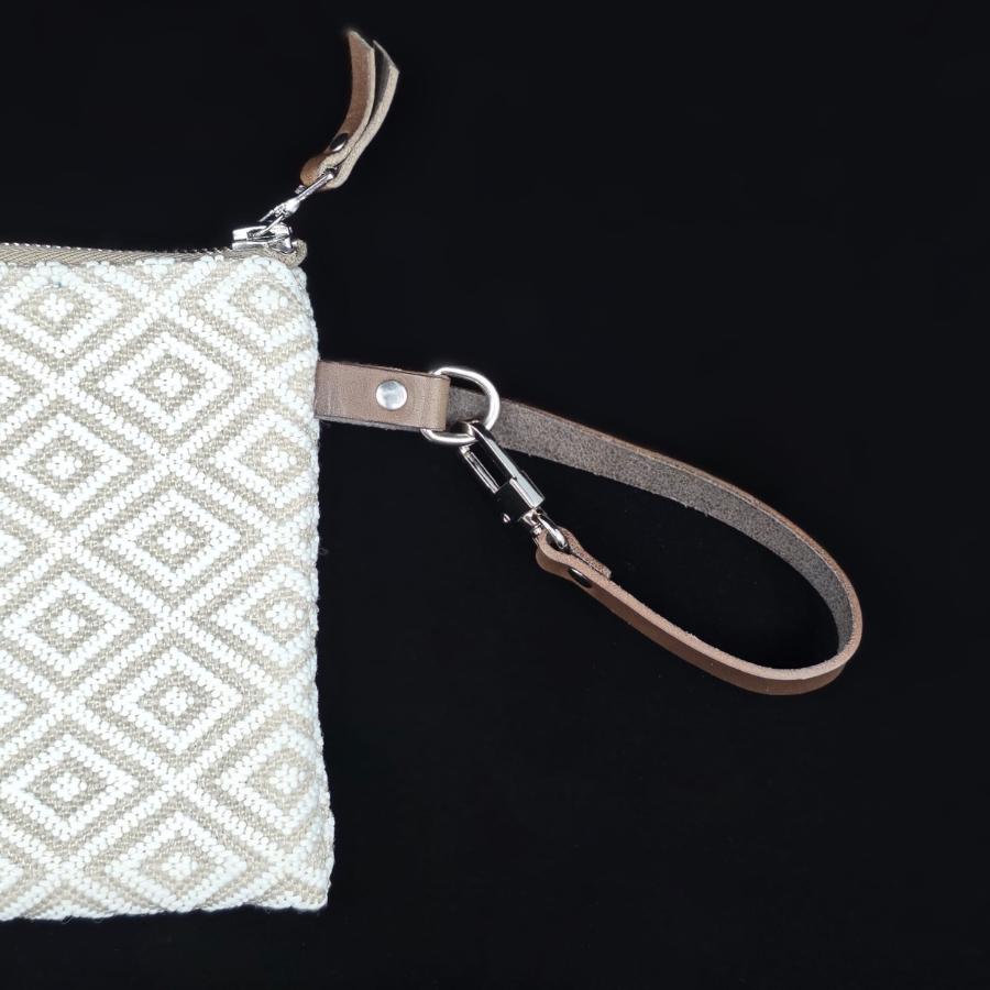 Clutch – außen cremebeige, innen braun