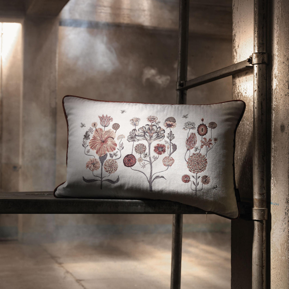 Kissen by Olaf Hajek - Crazy Flowers - soft meadow