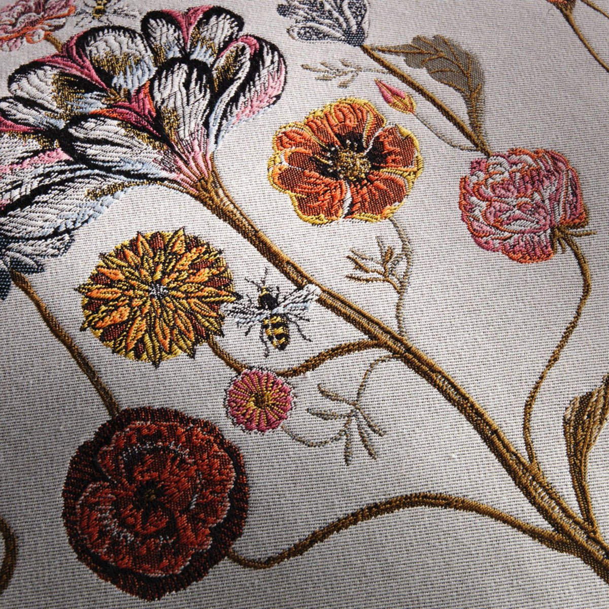 Kissen by Olaf Hajek - Crazy Flowers - white meadow